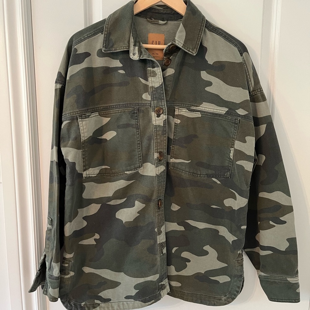 Gap Camo Overshirt Size XL